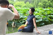 活力中国调研行｜杭州西湖游人多