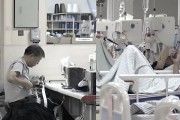 广州一特别工厂：尿毒症患者一边上班一边做透析